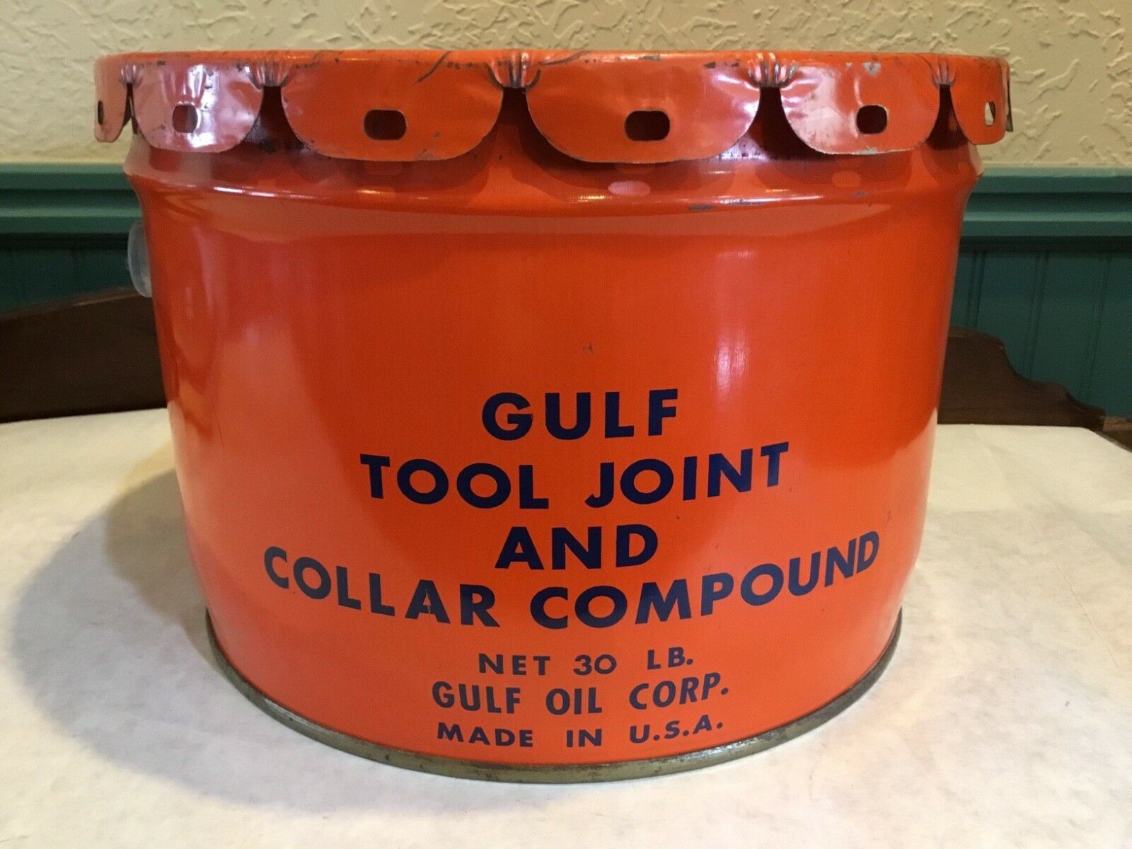 Gulf Oil Corp. Tool Joint and Collar Compound 30lb Can (Empty)