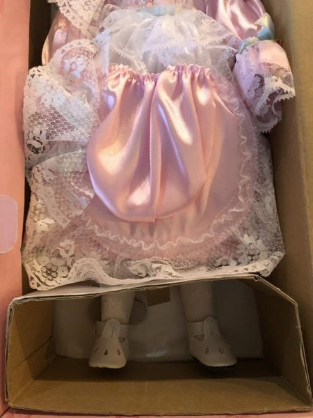 1991 DESIGN DEBUT 17" SUE ELLEN PORCELAIN DOLL (NEW IN BOX W/ COA AND TAGS)